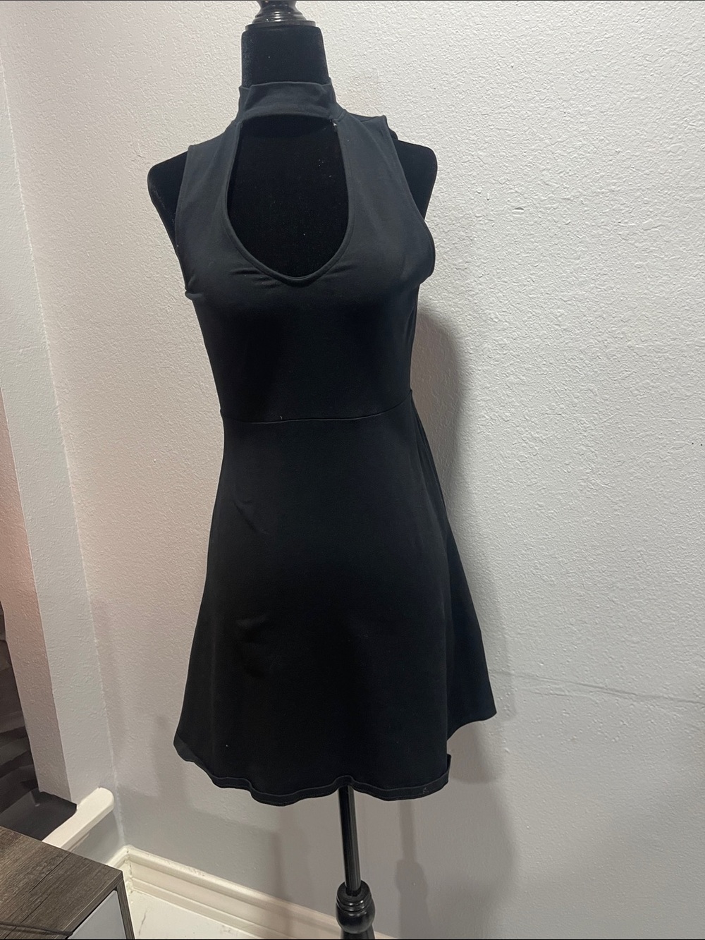 Express Black Sleeveless Midi Dress Size Small